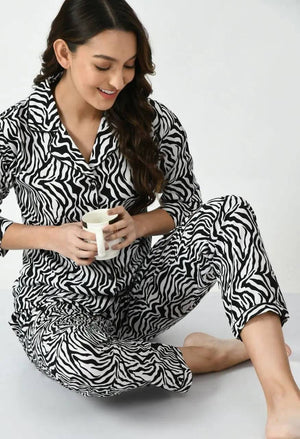 Sajiero Galaxy Printed Pajama Suit Pattern Black - My Store