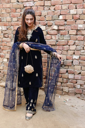 Velvet By Mannat Clothing Stitched Collection-Hoor Merium Pervez