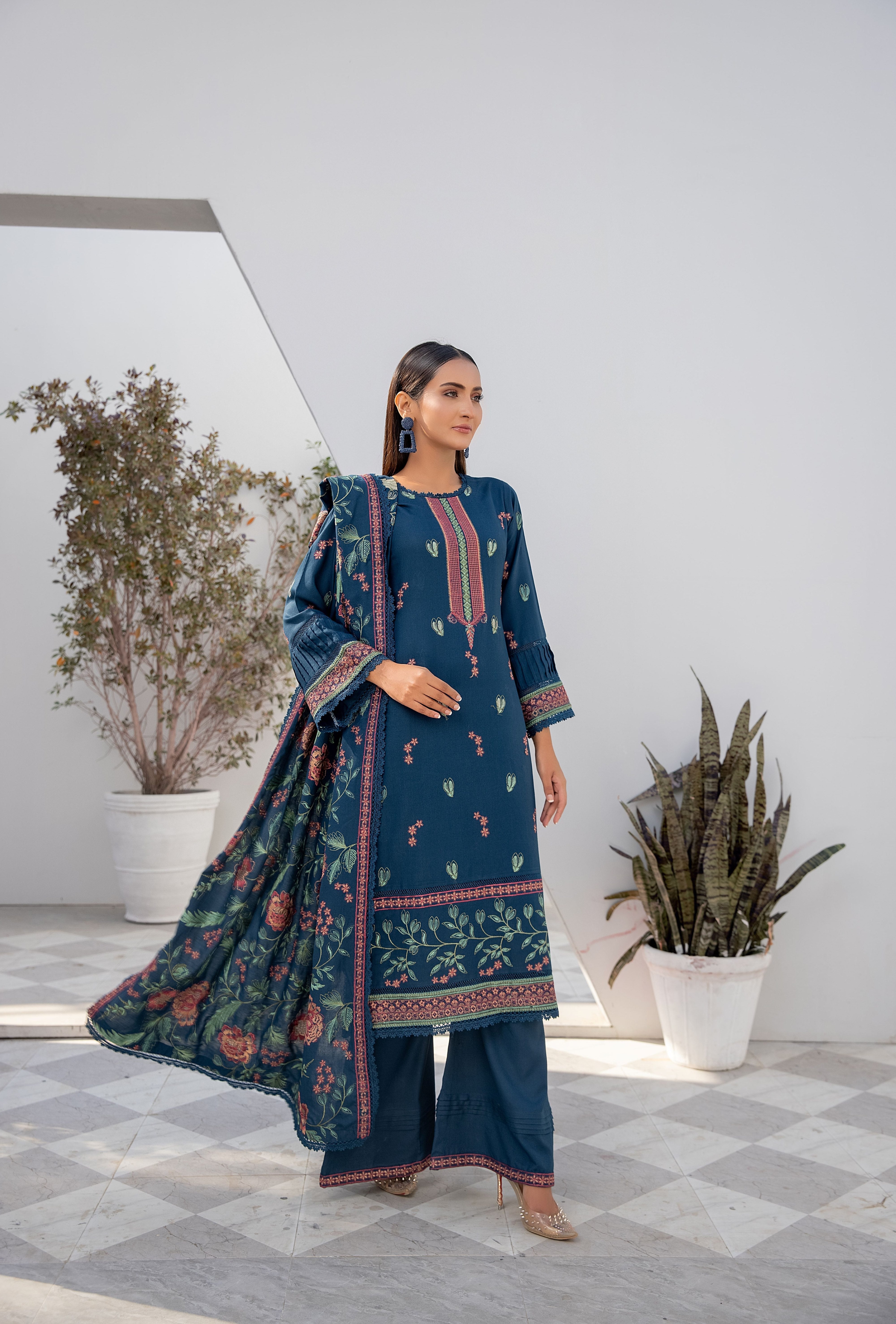 Threads & Weaves Unstitched 3 Piece Dhanak Winter Suit-D23101