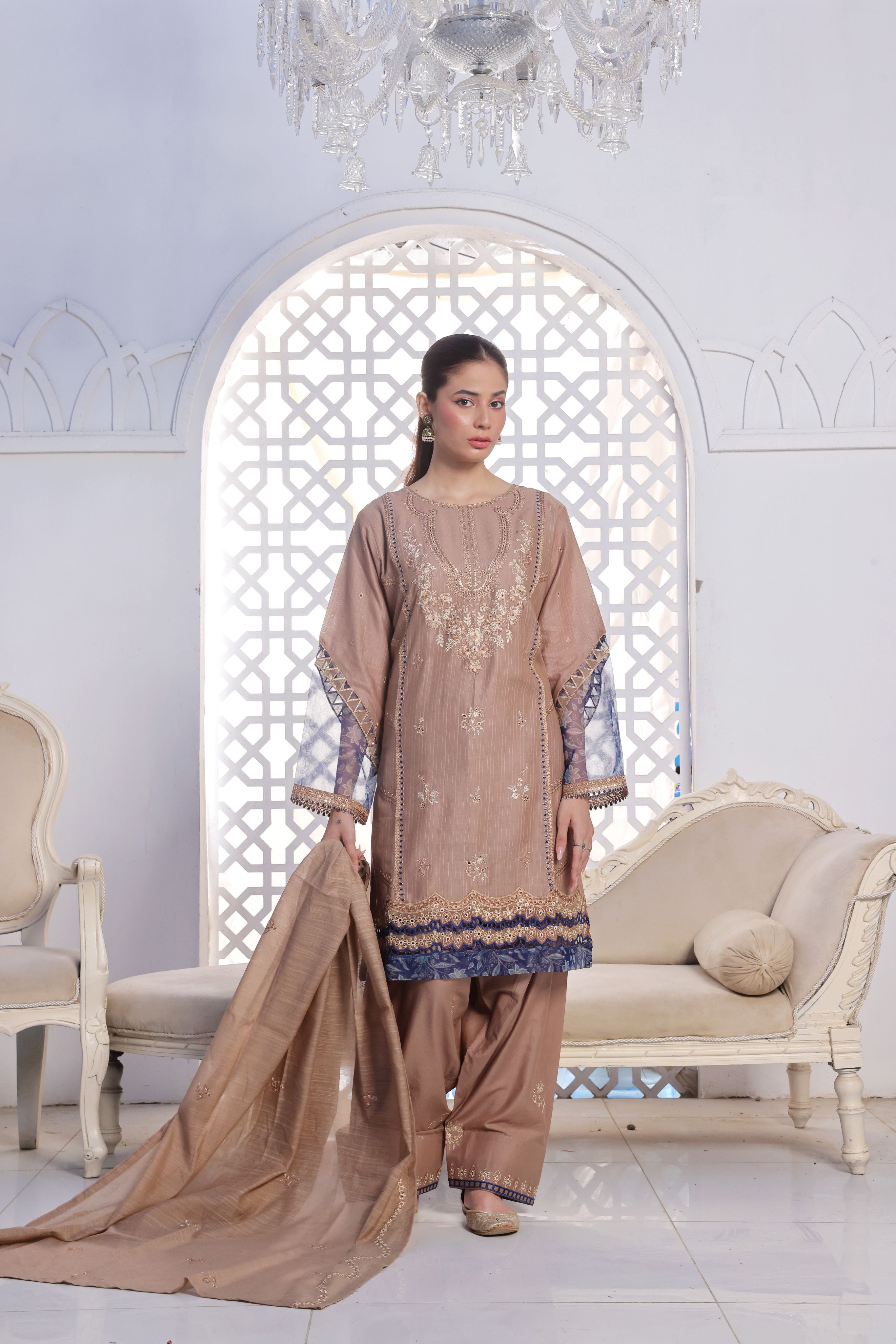 Dressline Subh-E-Bahar A Breathtaking Blend Of Luxury Dora Lawn & Munnar Elegance