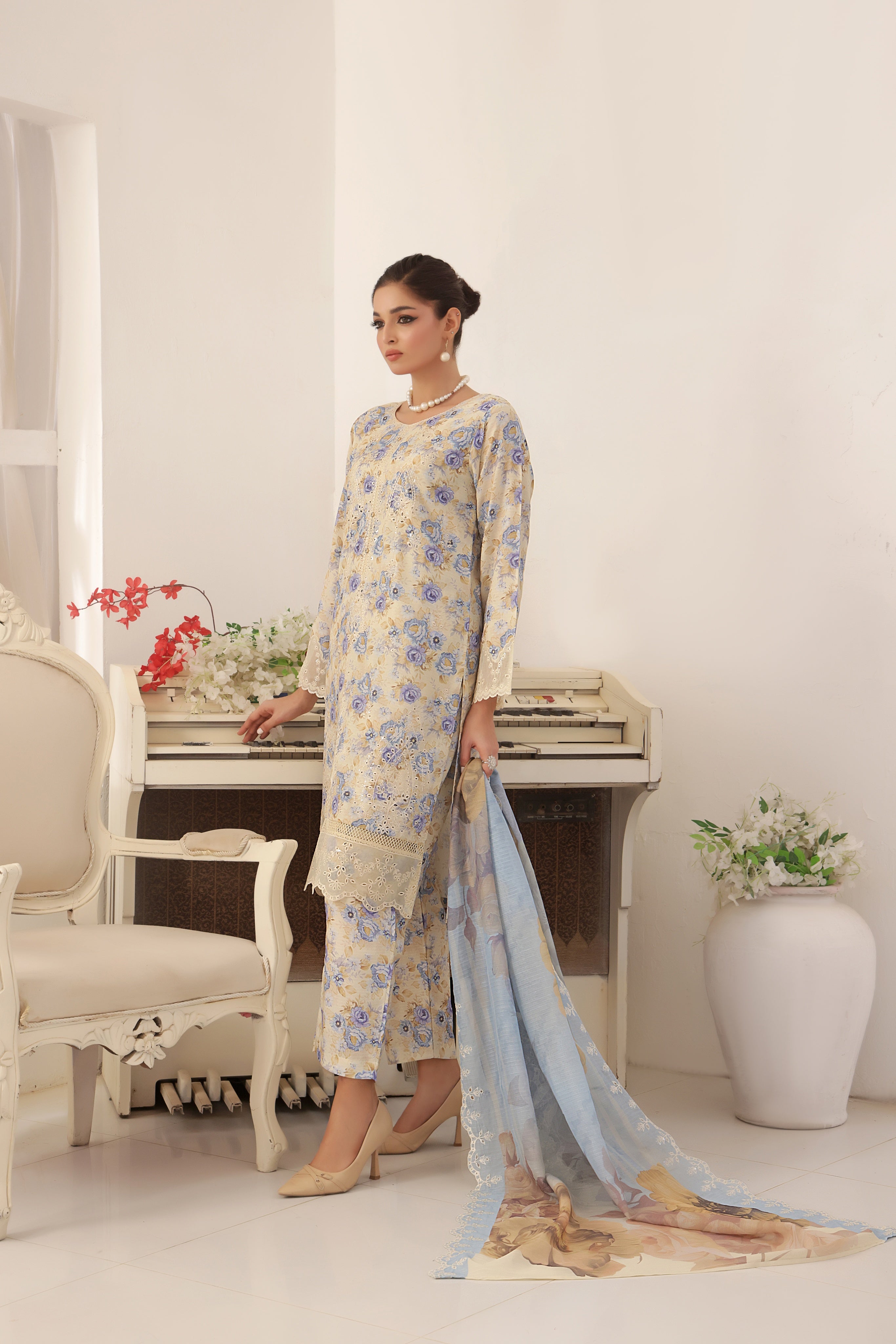 Zarnaz By Dressline Stitched 3 Piece Emb PP Staple Summer Collection'2025-zarnaz-pp-graywhite-3pcStitched