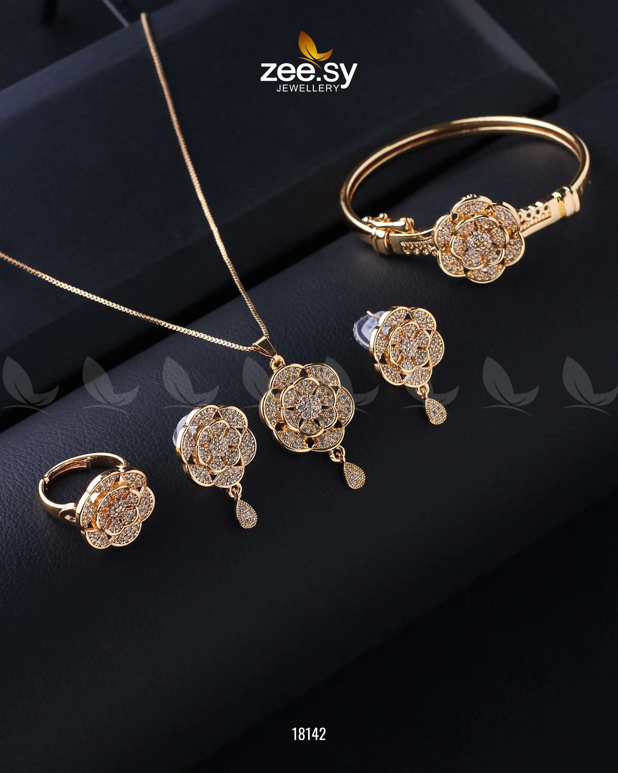 Zeesy Petal Pendant Set