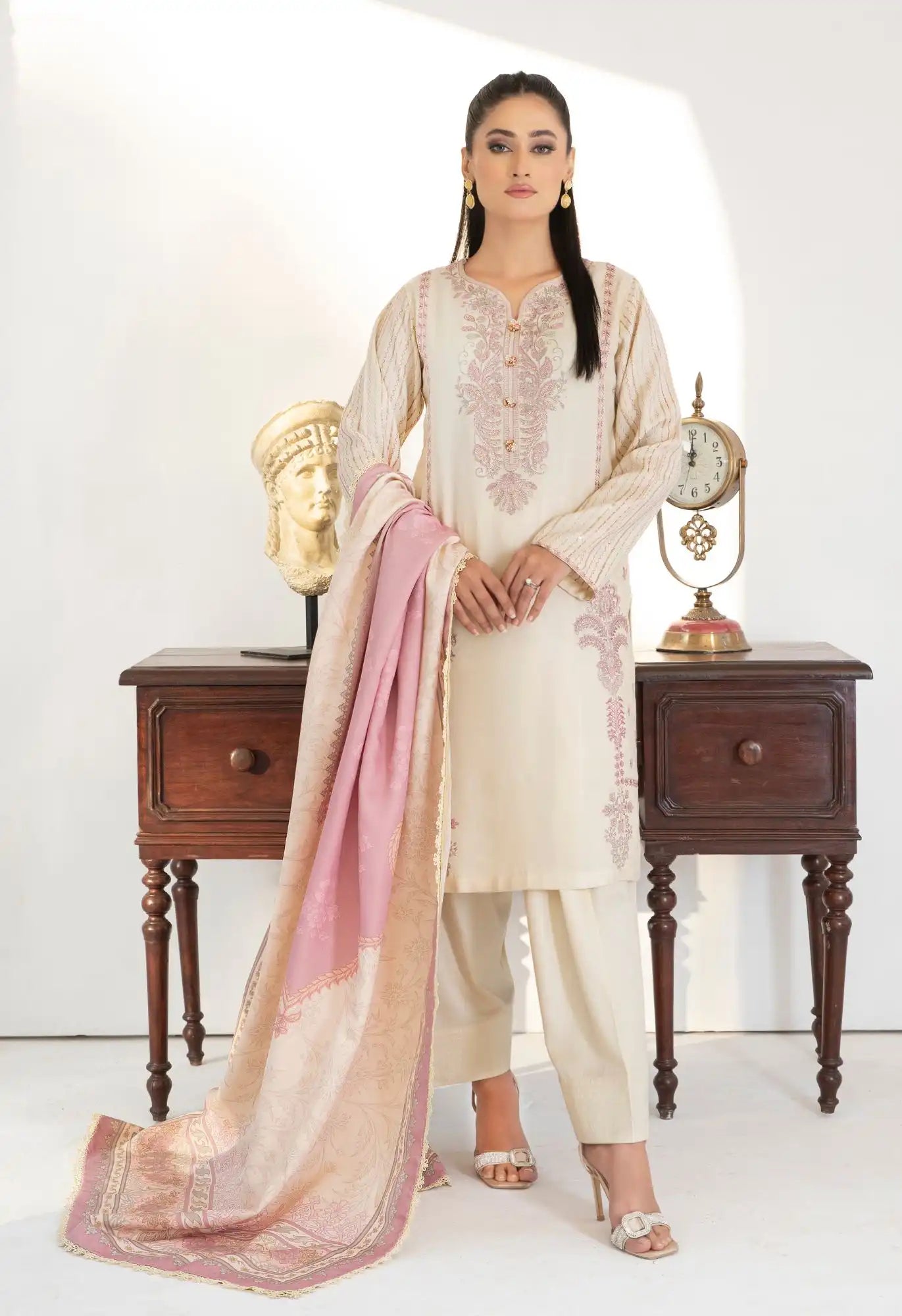 Dilkash By Inara Stitched 3 Piece Winter Suit-NUR DR-04