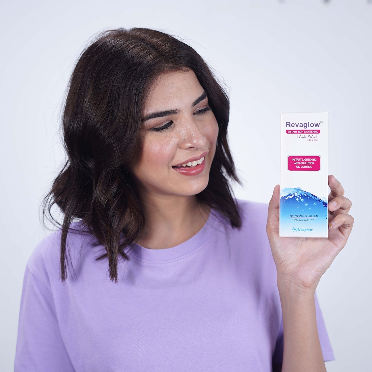 Neophar - Revaglow Instant Skin Lightening Face Wash