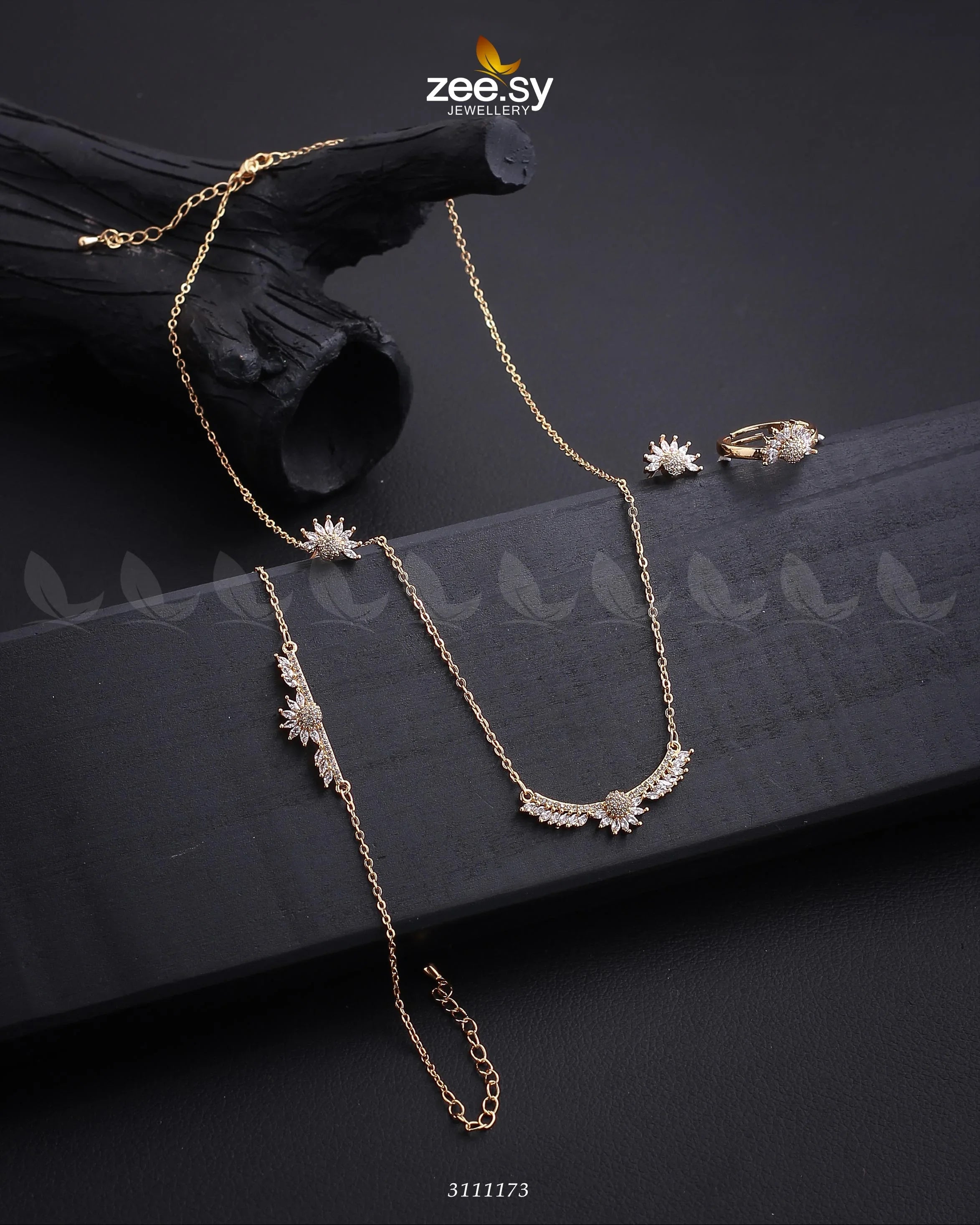 Zeesy Sparrow Pendant