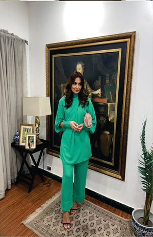 Manahils Stitched Knot Set Parrot Green