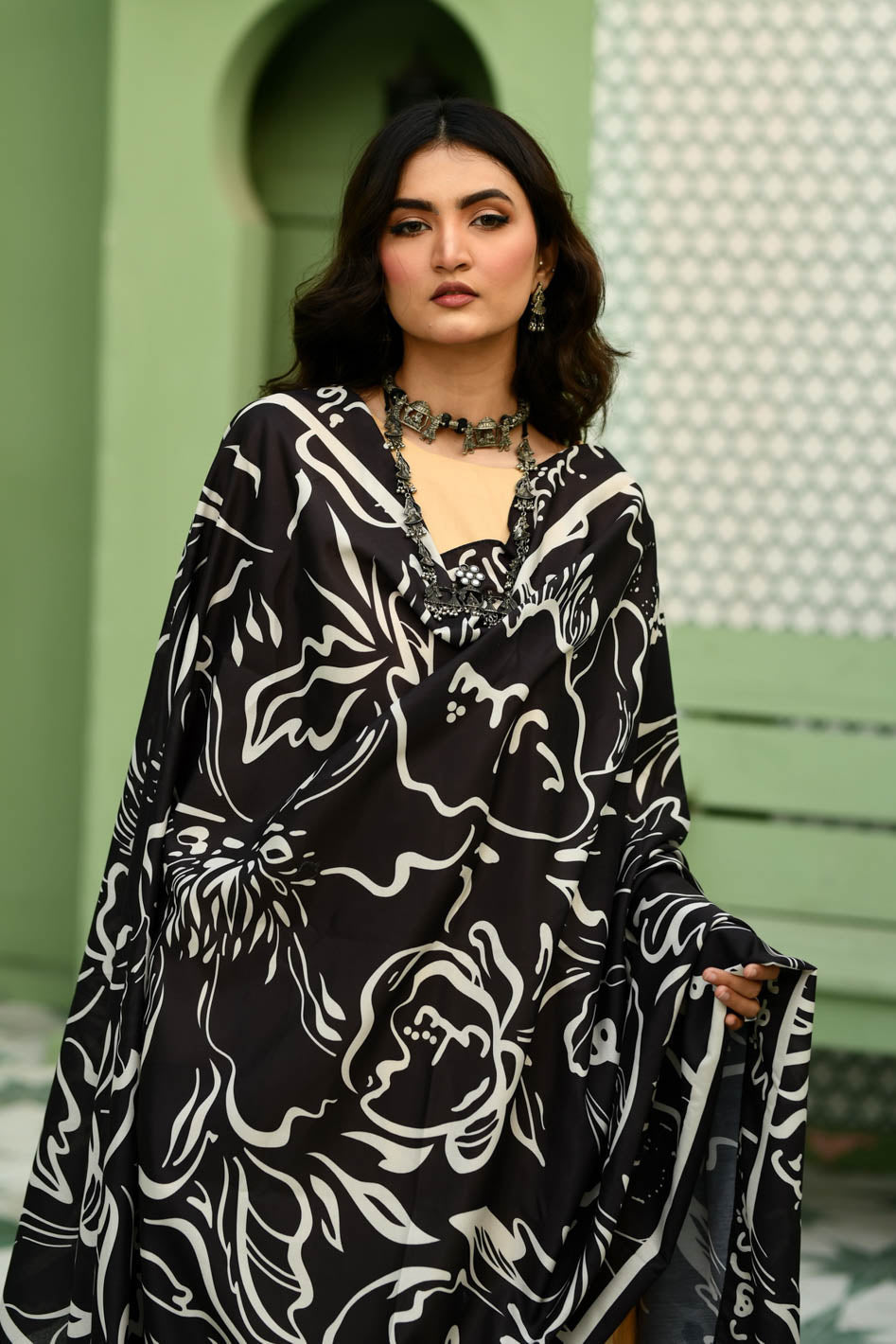 Tng By Md Odhni Collection-Doodle Art Odhni (Black)