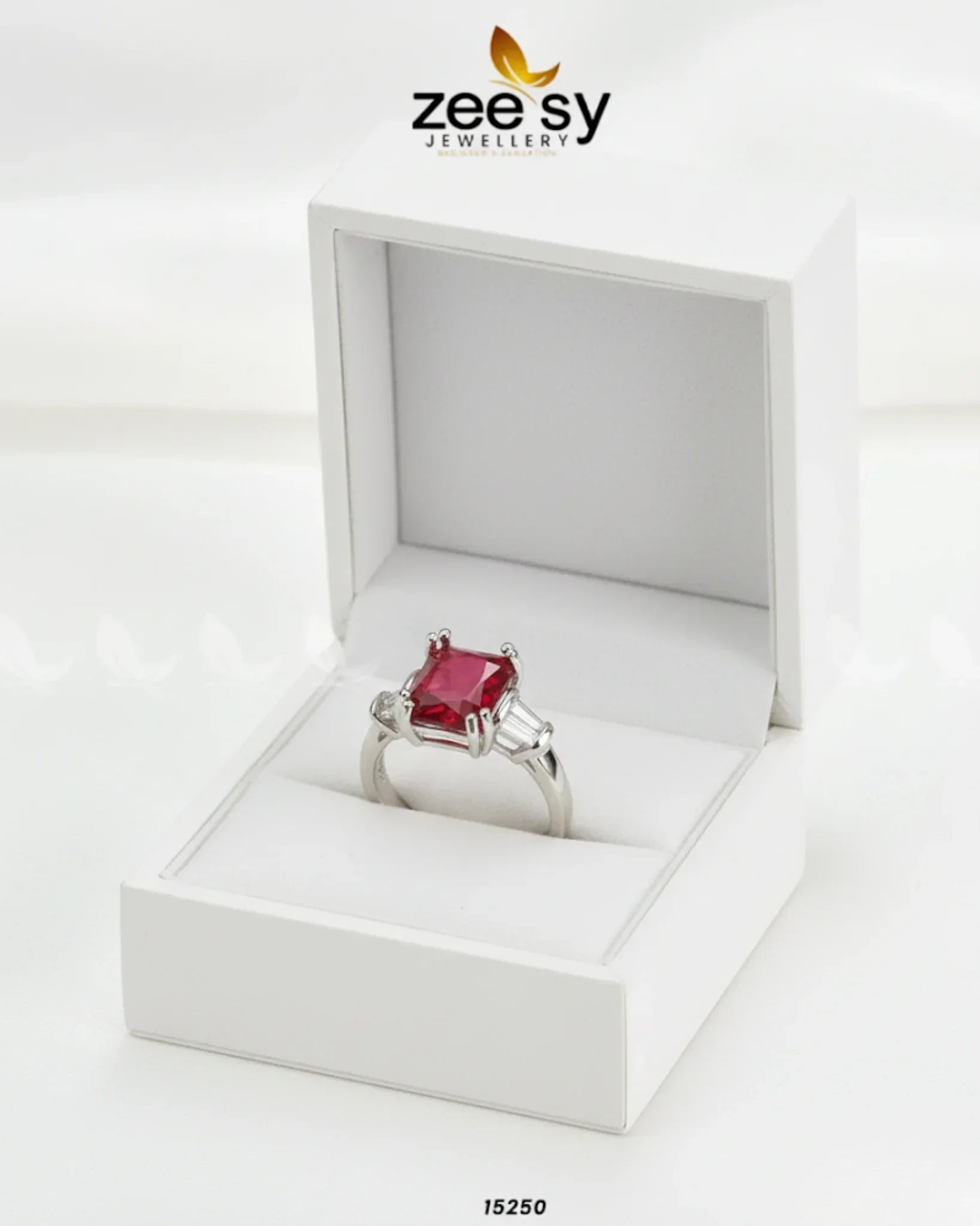 Zeesy Dazzling Ring
