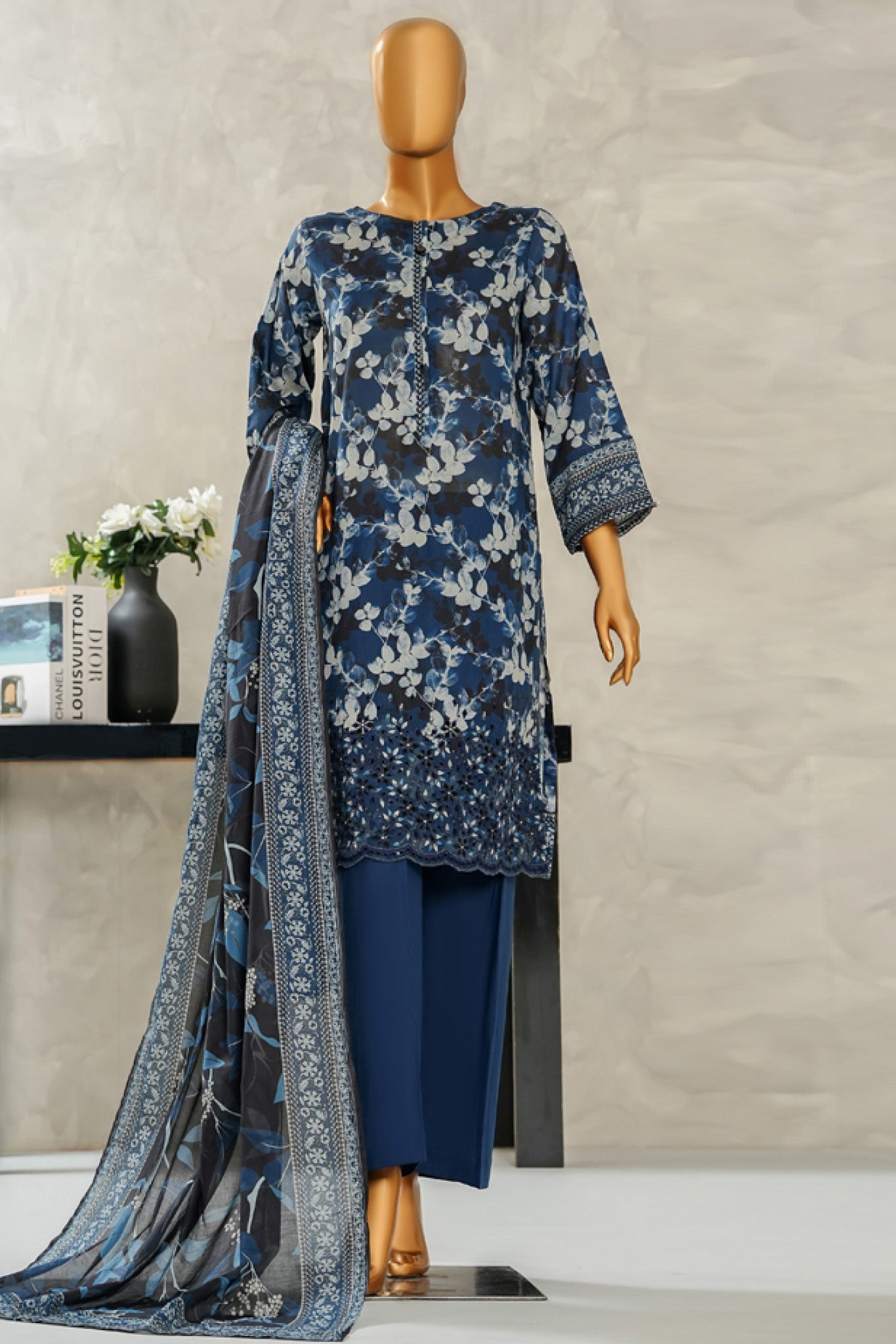 Aashkaar By HZ Stitched 3 Piece Emb Lawn Vol-06 Collection'2025-LPE-518