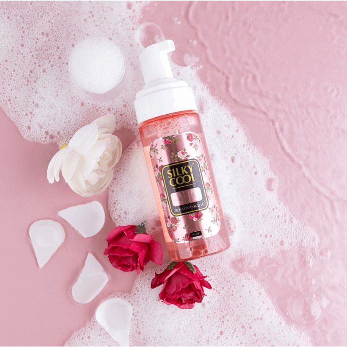 Silky Cool Extra Rosa Damascena Facial Wash 150Ml