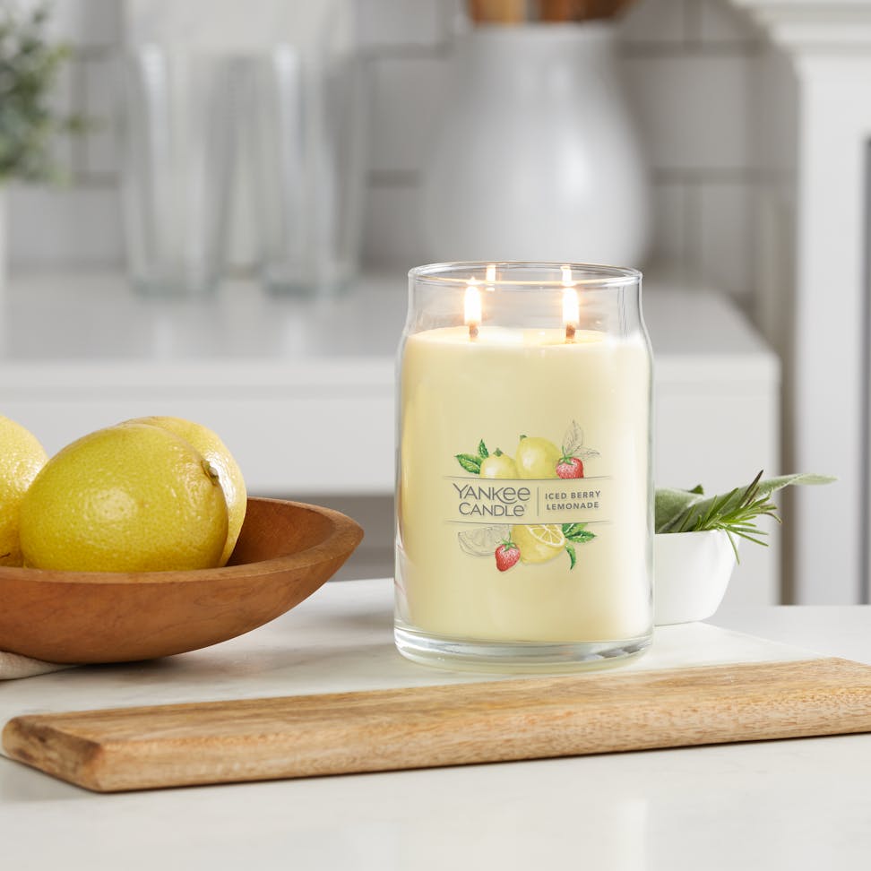 Yankee Candle Iced Berry Lemonade 122G