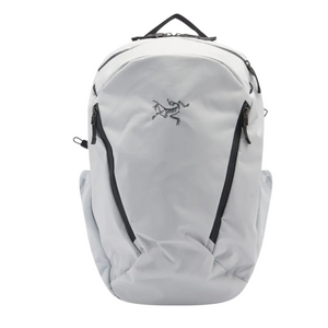 Arc'teryx Mantis 26 Backpack – 26 L Recycled Nylon Daypack in Grey