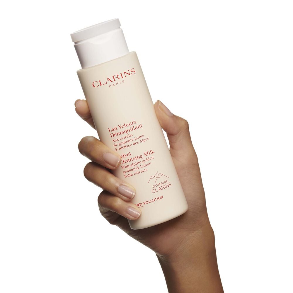 Clarins Velvet Cleansing Milk For All Skin Types Travel Size 50Ml