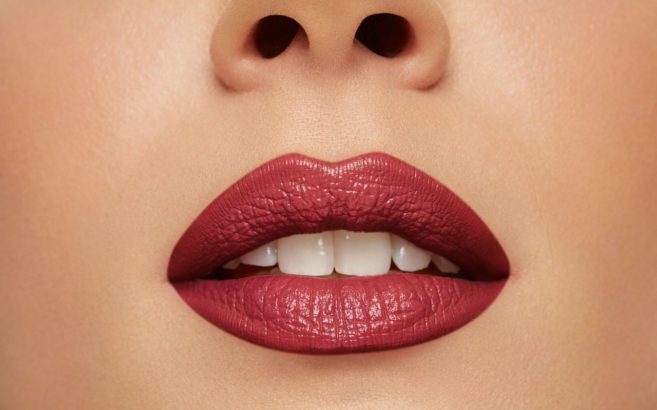 Pupa I'M Pure Colr Lipstick Absolute Shine - Red Pop - Snapcart.pk