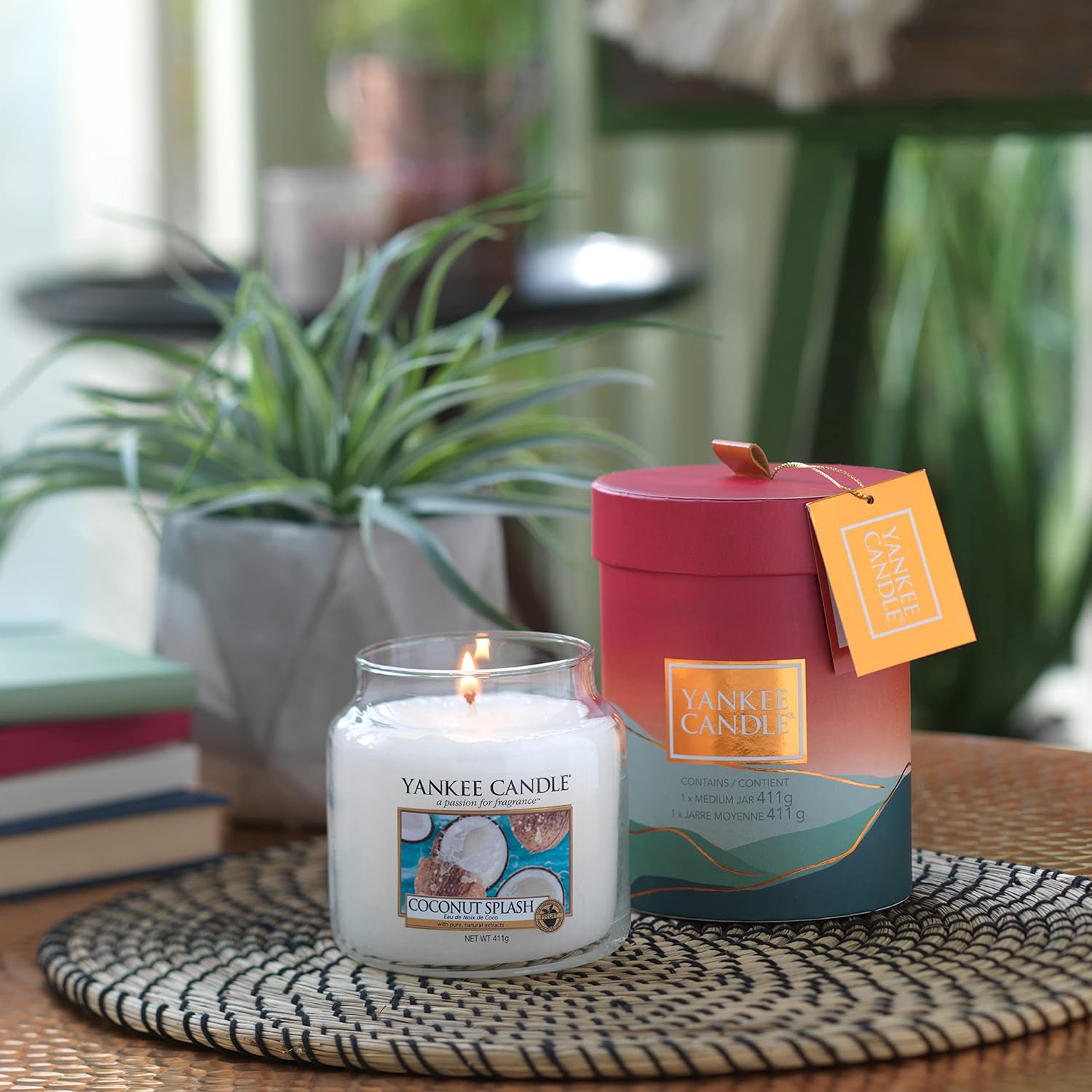 Yankee Candles Classic Medium Jar Coconut Splash 411
G