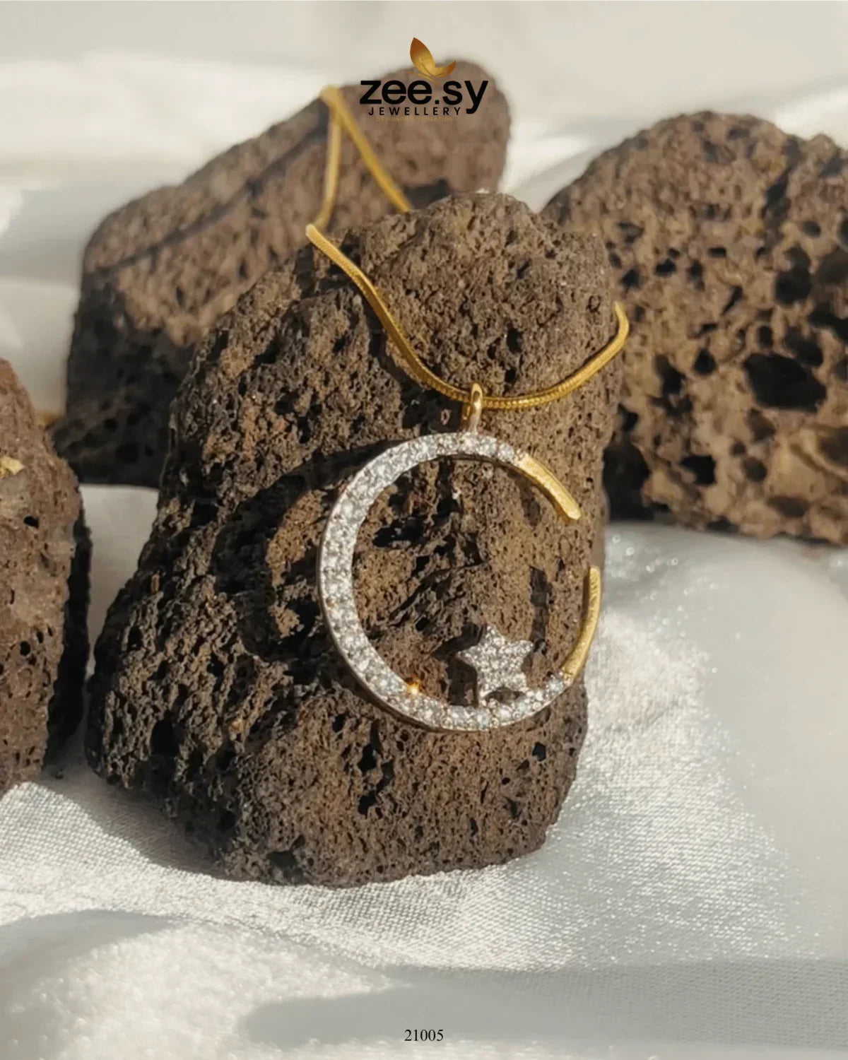 Zeesy Chandi Moon Pendant