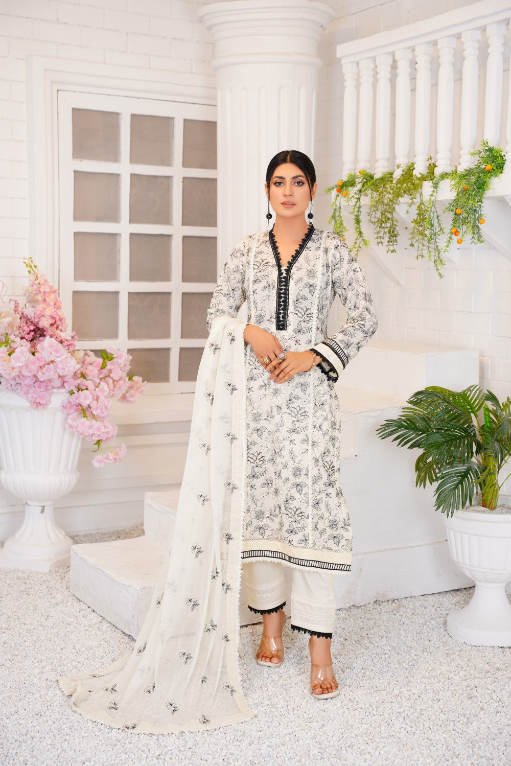 Threads & Weaves Unstitched 3 Pc Embroidered Lawn Suit-05