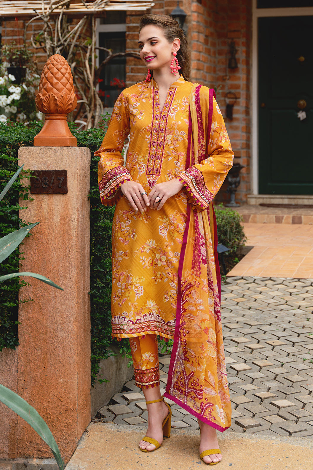 The Enchanted Garden By Gulaal Unstitched 3 Piece Luxury Lawn Suit-FLORENCE (GL-L-24V2-02)