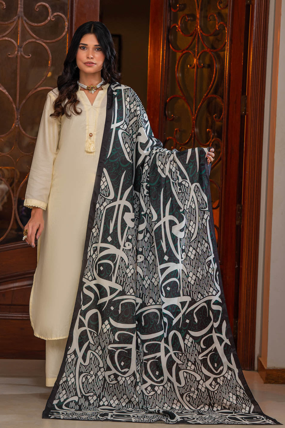 Tng By Md Odhni Collection-Mehar Odhni (Black)