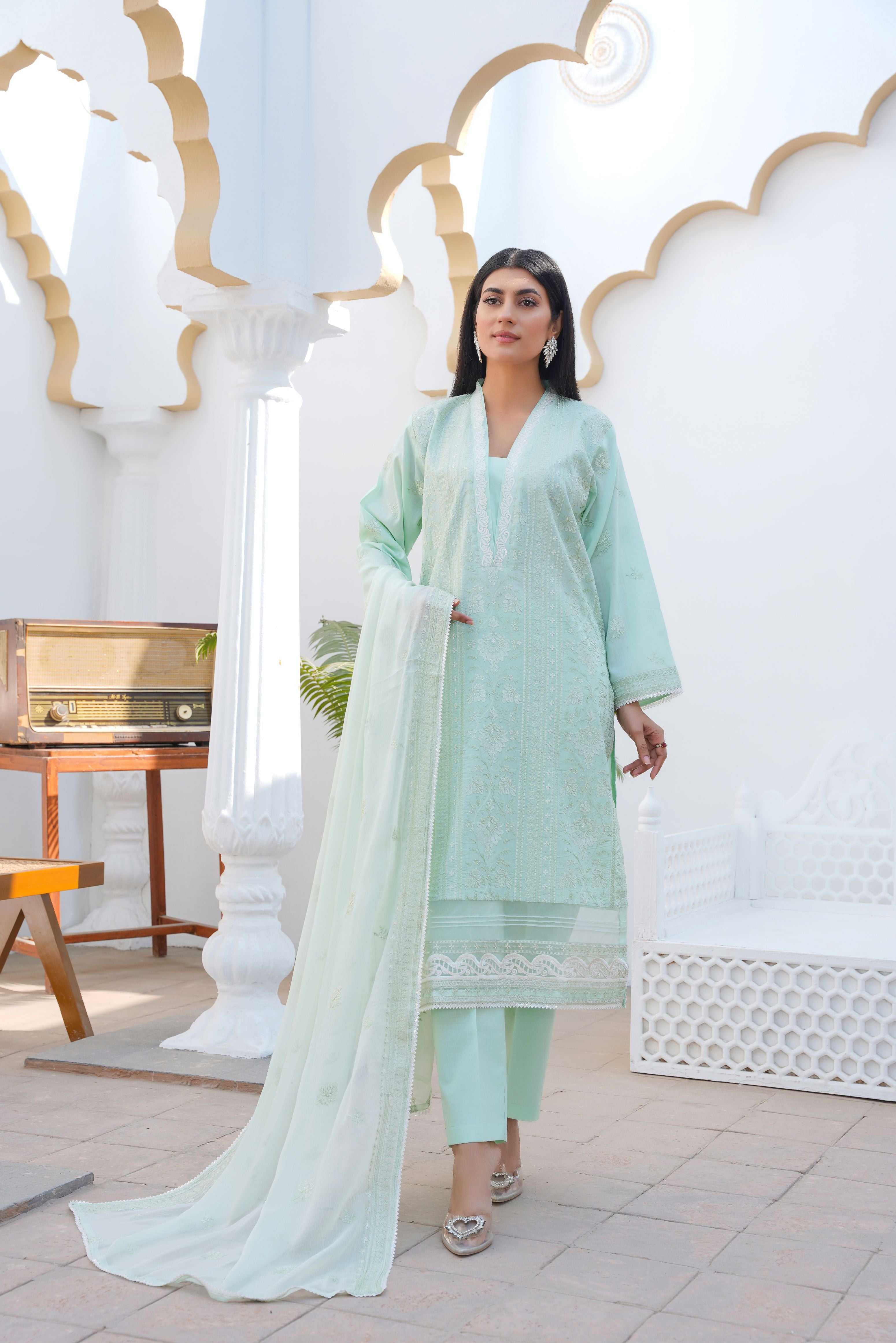 Threads & Weaves 3 PC - Embroidered Lawn Suit-L23210