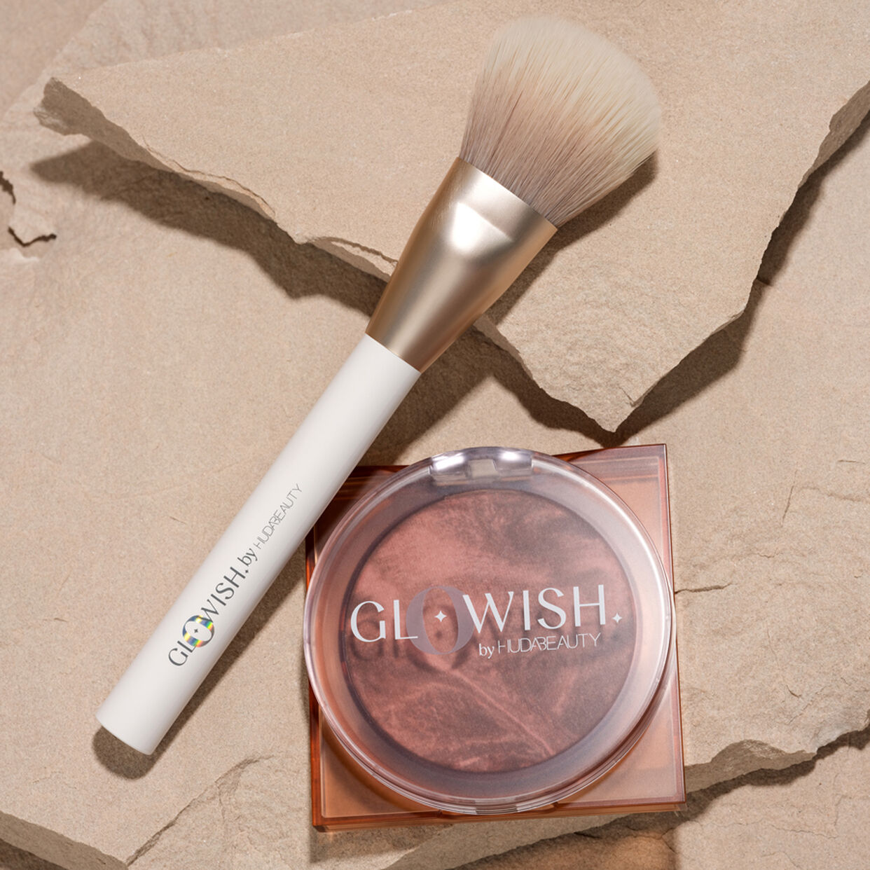 Huda Beauty Glowish Face Bronze & Blush Brush