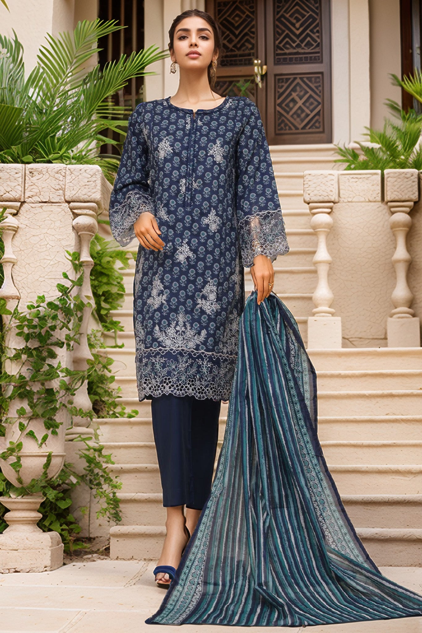 Eid Ke Rang By Bin Saeed Stitched 3 Piece Chikankari Lawn Collection'2025-SM-1767-Blue