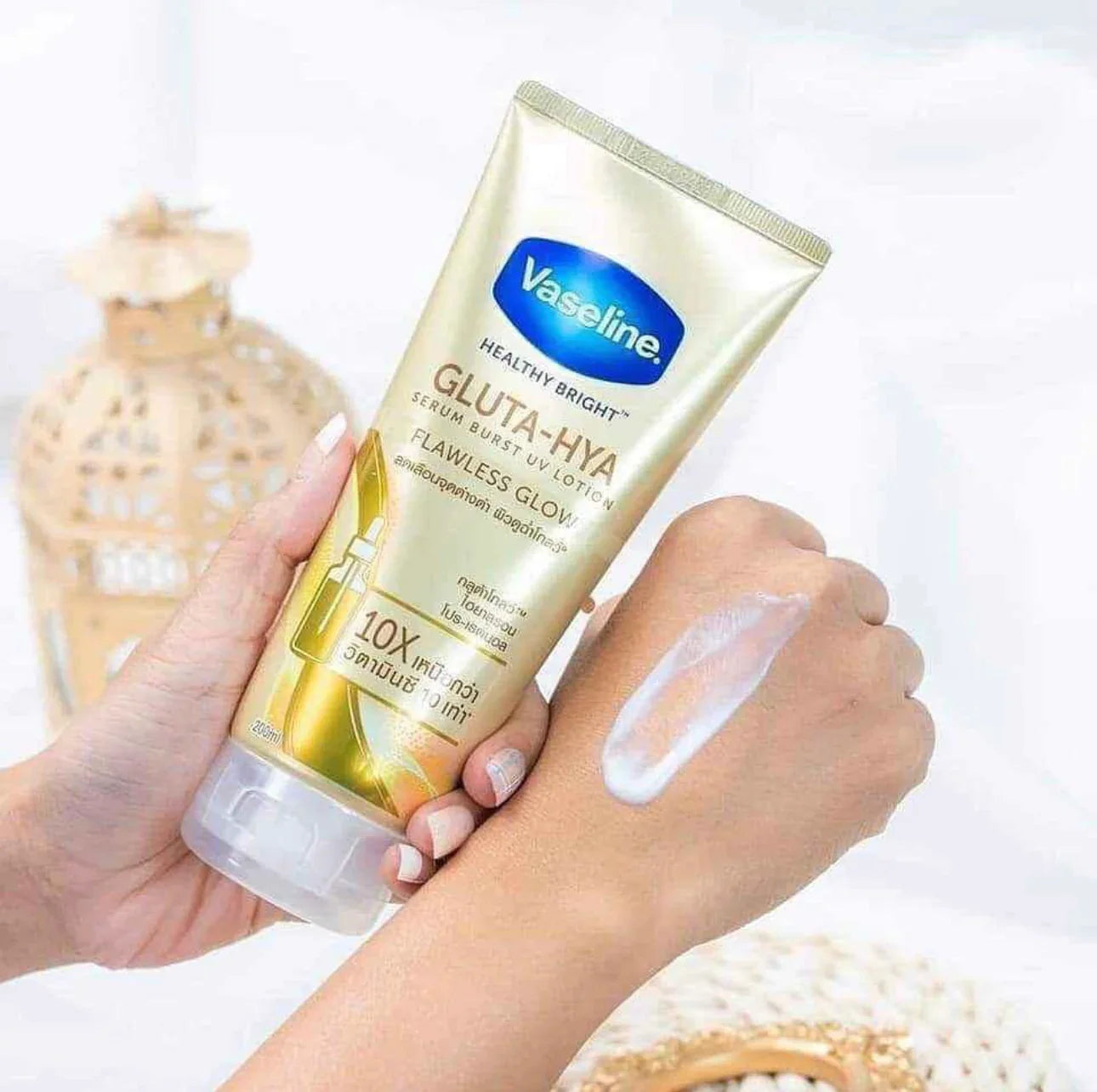 Vaseline - Gluta-HYA Lotion Flawless Bright - 330ml