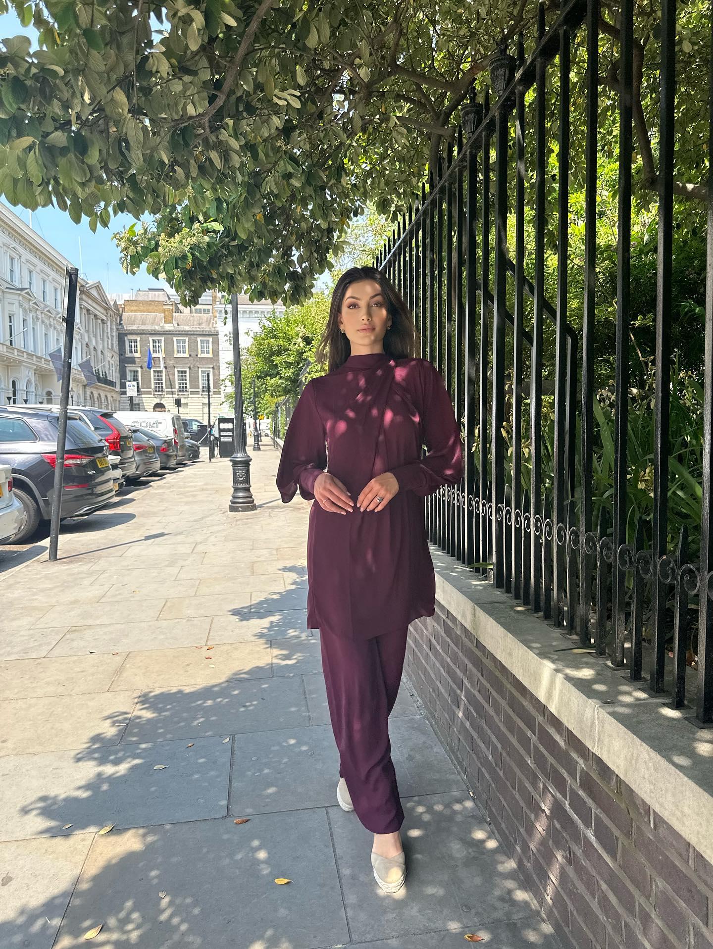 Manahils Stitched Knot Set Purple