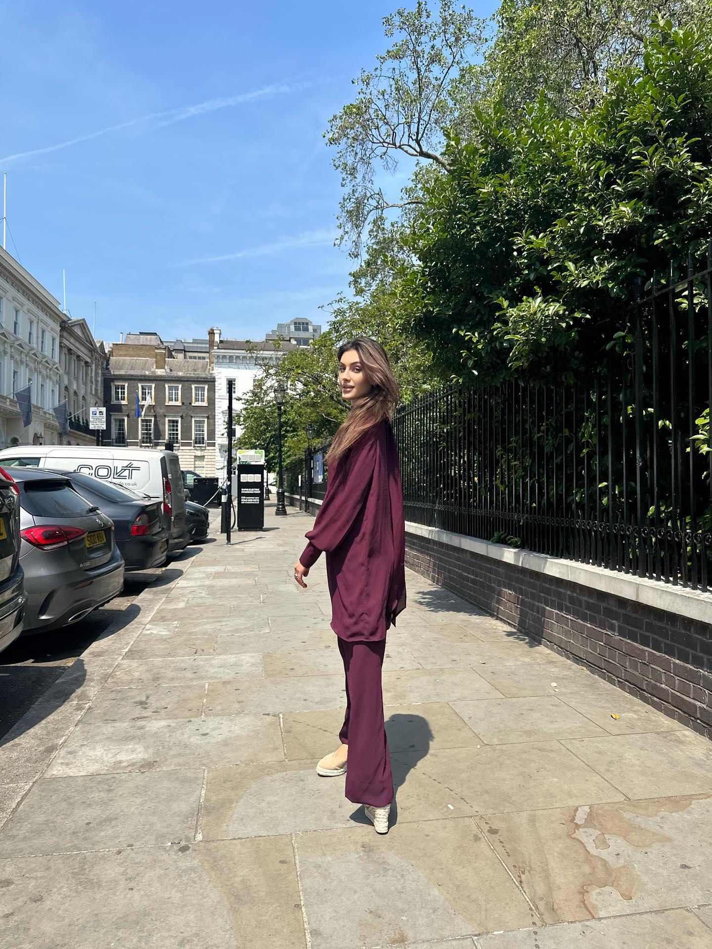 Manahils Stitched Knot Set Purple