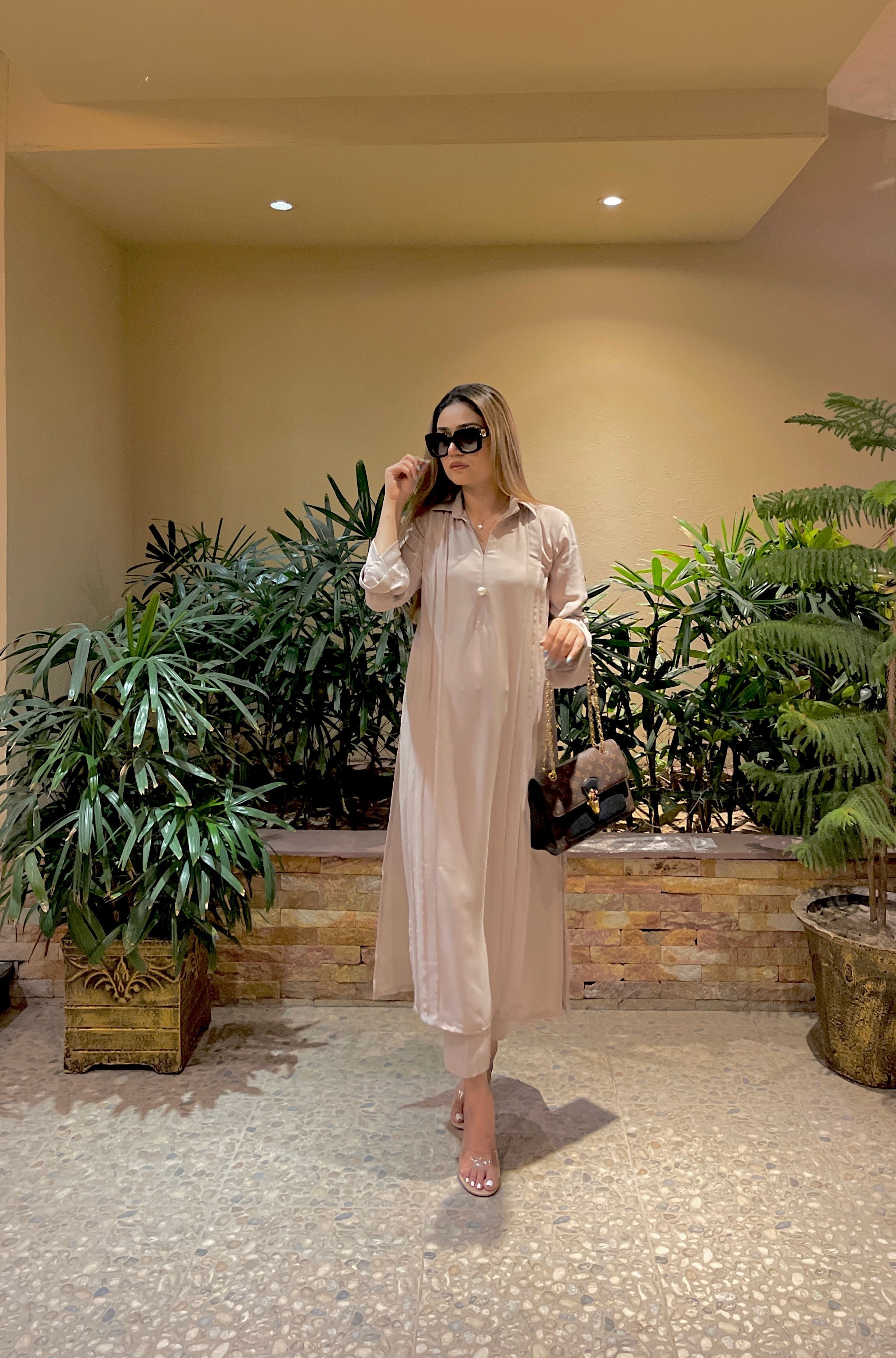 Manahils Stitched Woody Almond Sleeves Flower