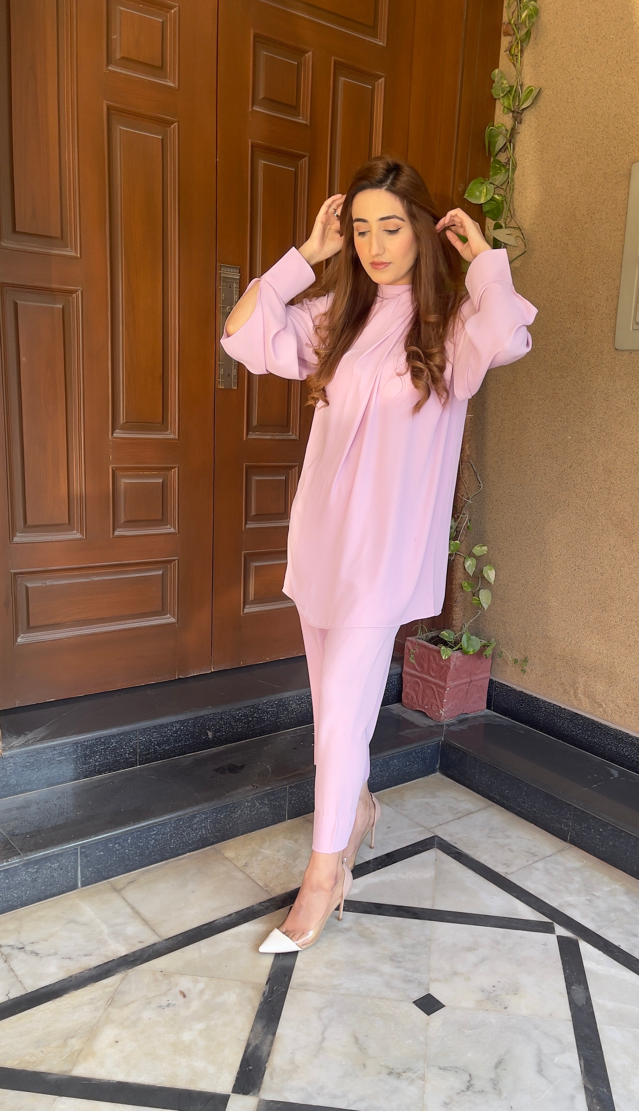 Manahils Stitched Lilac Knot Set