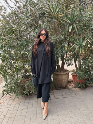 Manahils Stitched Knot Set Black