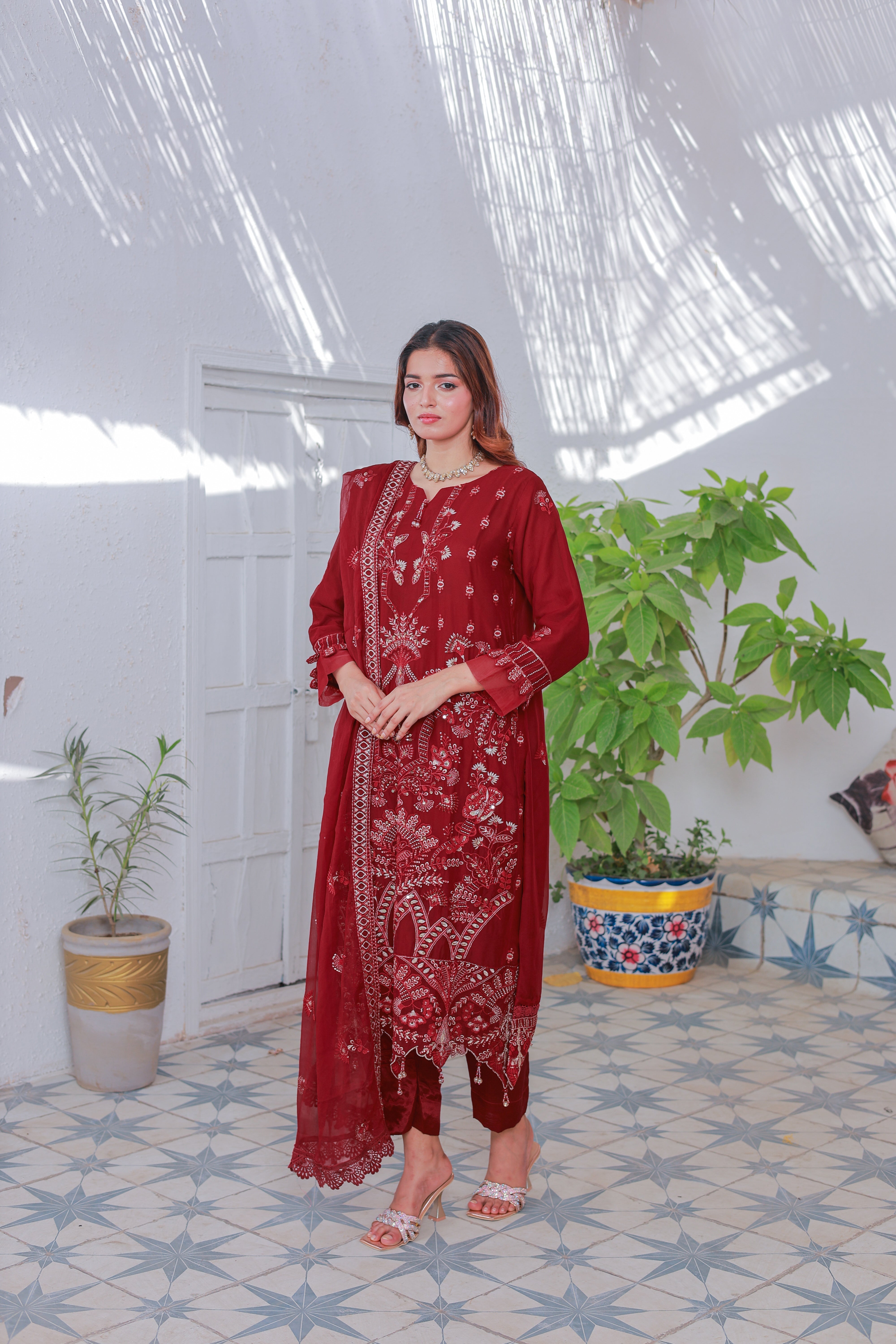 Umer Aayan Mahpara 03-Piece Embroidered Red Chiffon Suit