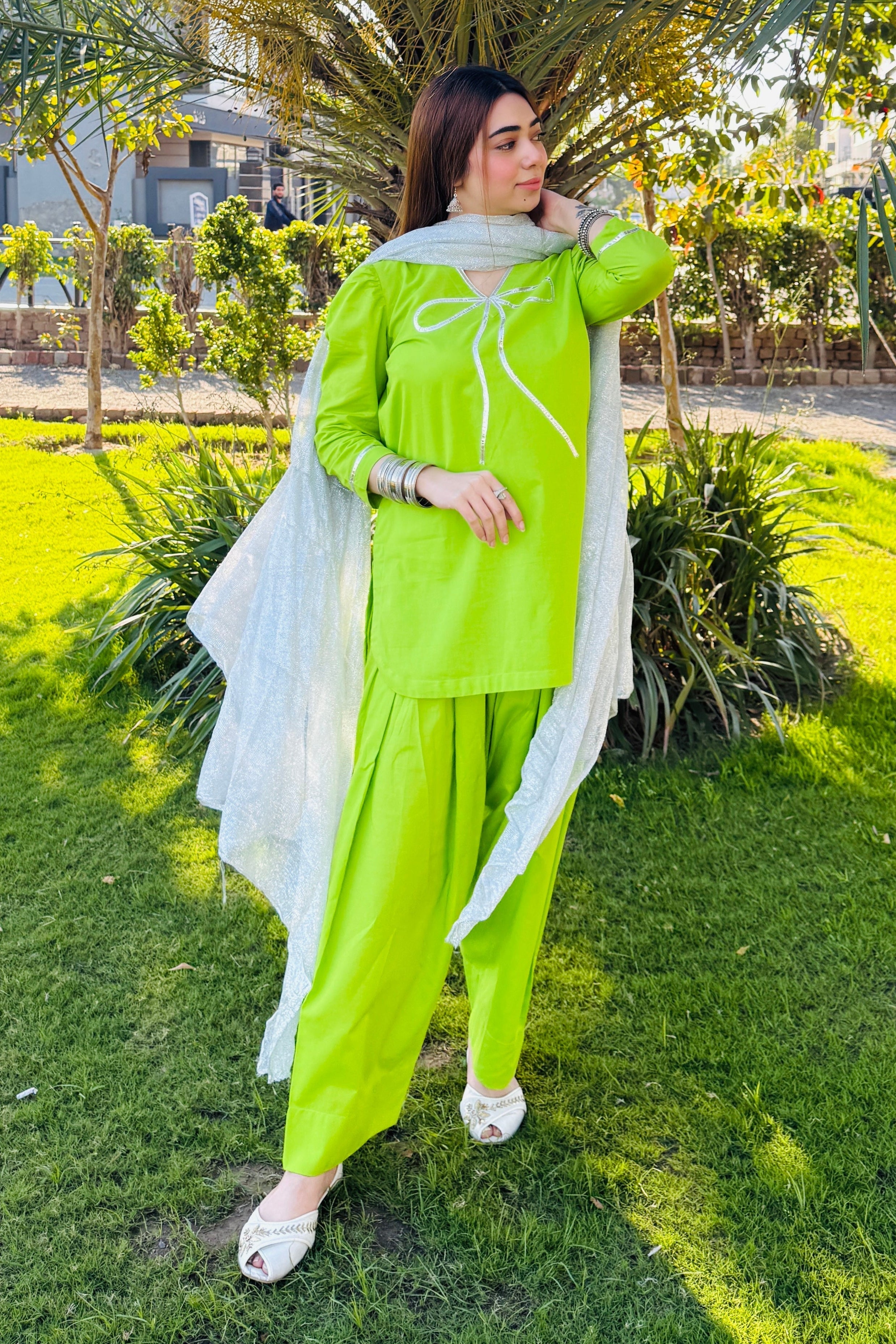 Urban Cut 2 Piece Lawn Embellished  Co- Ord Set with Farshi Shalwar