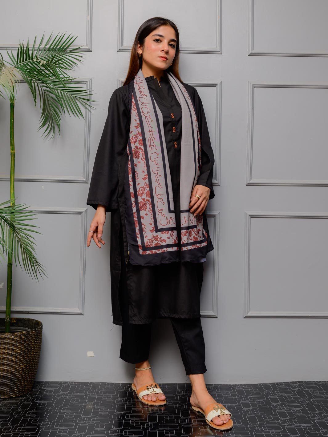 Tng By Md Stole Collection-Chahat Stole (Grey)
