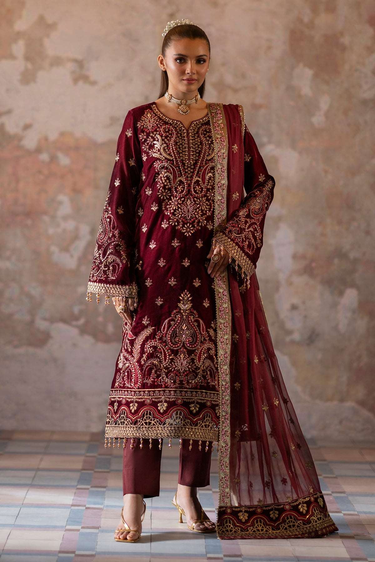 Saanjh By Emaan Adeel Unstitched 3 Piece Velvet Edit Suit-Tara