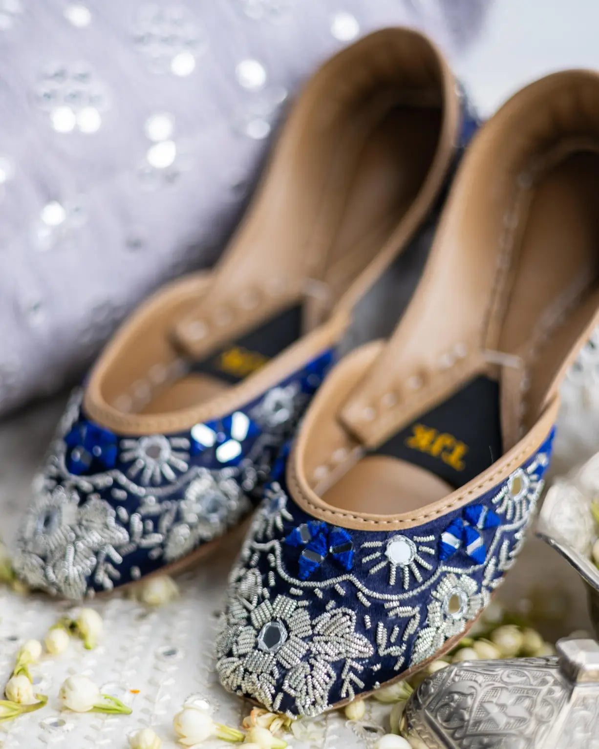 TJK Designs Khussa Suit-Silver Neelpari Khussa