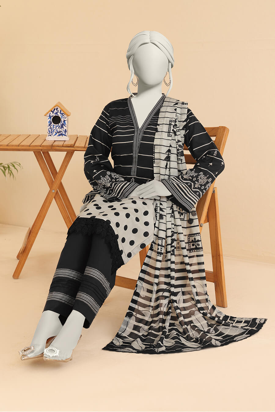 Summer Bloom Edition By Almeerah Unstitched 3 Piece Digital Printed Lawn Collection'2025-Noir Bloom