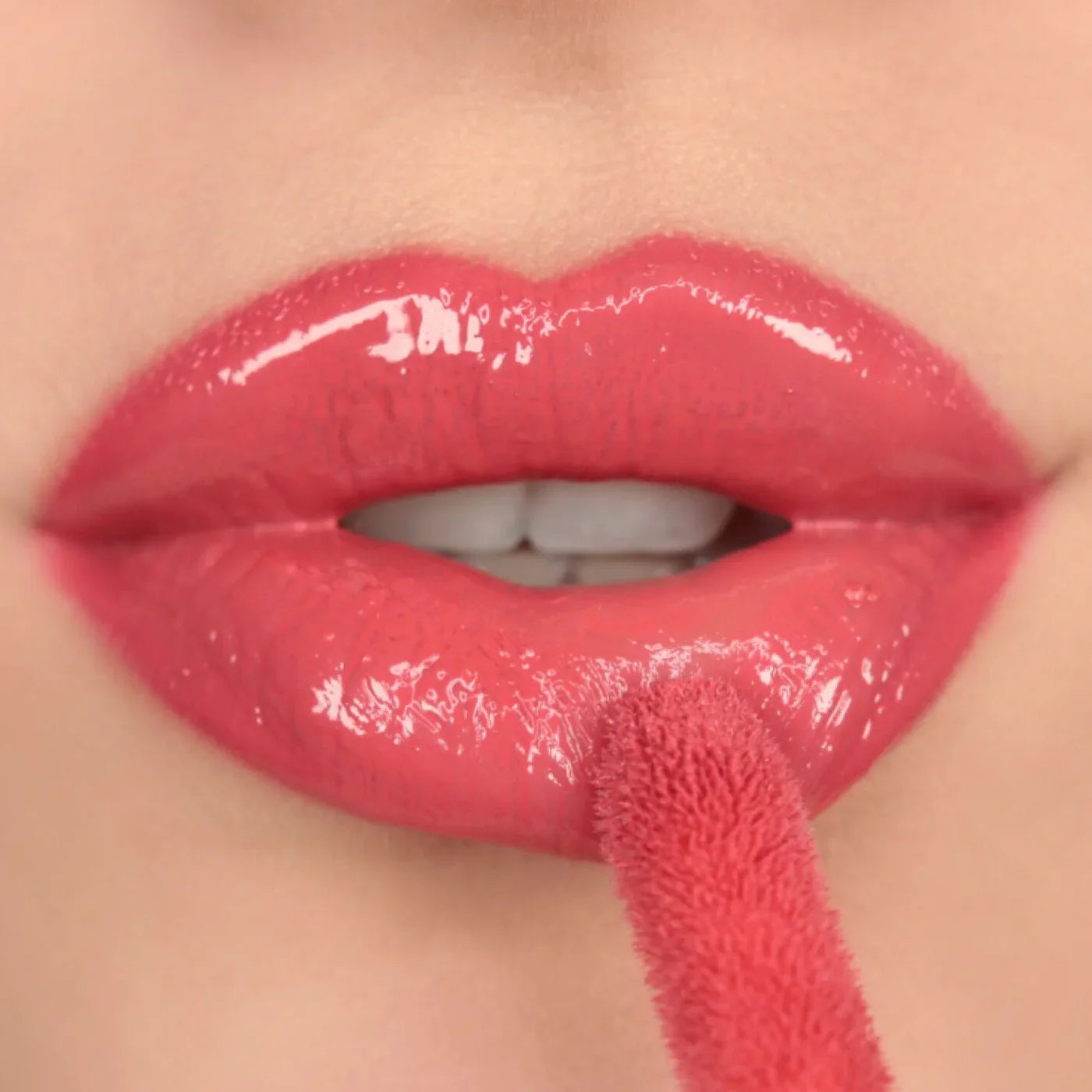 Makeup Revolution Pout Bomb Plumping Gloss Peachy Coral