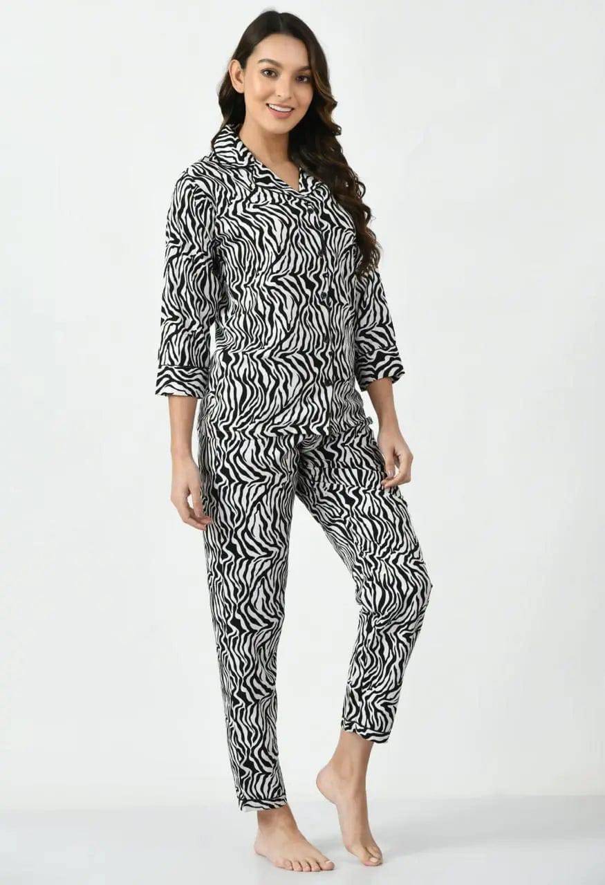 Sajiero Galaxy Printed Pajama Suit Pattern Black - My Store