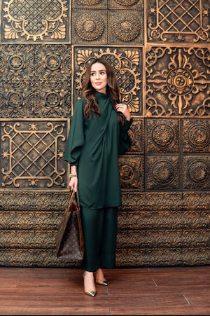 Manahils Stitched Knot Set Green