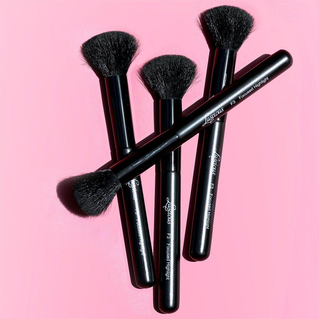 Luscious Powder Brush