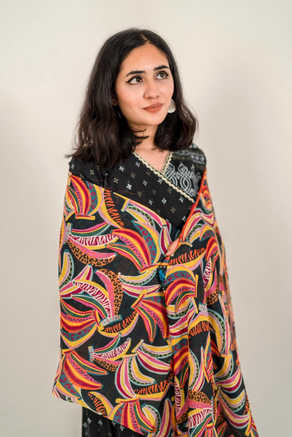 Tng By Md Stole Collection-Fruity Stole (Black)