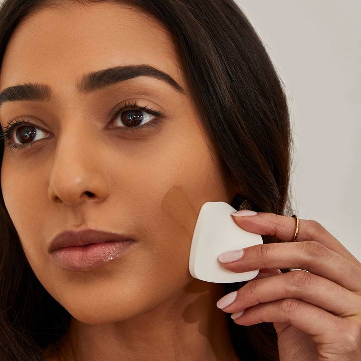 Loreal 24H Fresh Wear Foundation in a Powder - 30 True Beige