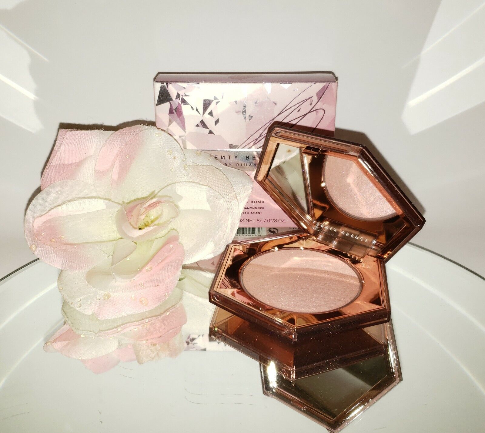 Fenty Beauty Diamond Bomb All-Over Diamond Highlighter - Rose Rave